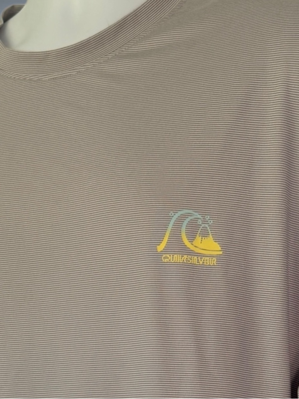Quiksilver UPF 50+ Rashguard XXL Long Sleeve Surf Shirt Gray Striped Performance